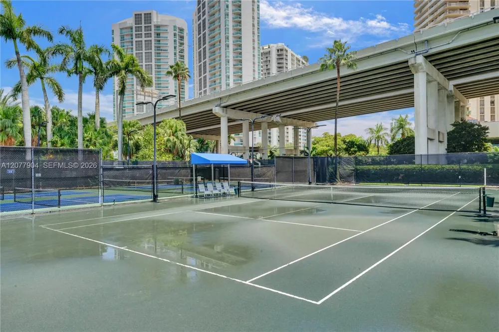 3500 MYSTIC POINTE DR #2202 Aventura, FL 33180