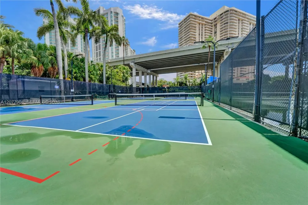 3500 MYSTIC POINTE DR #2202 Aventura, FL 33180