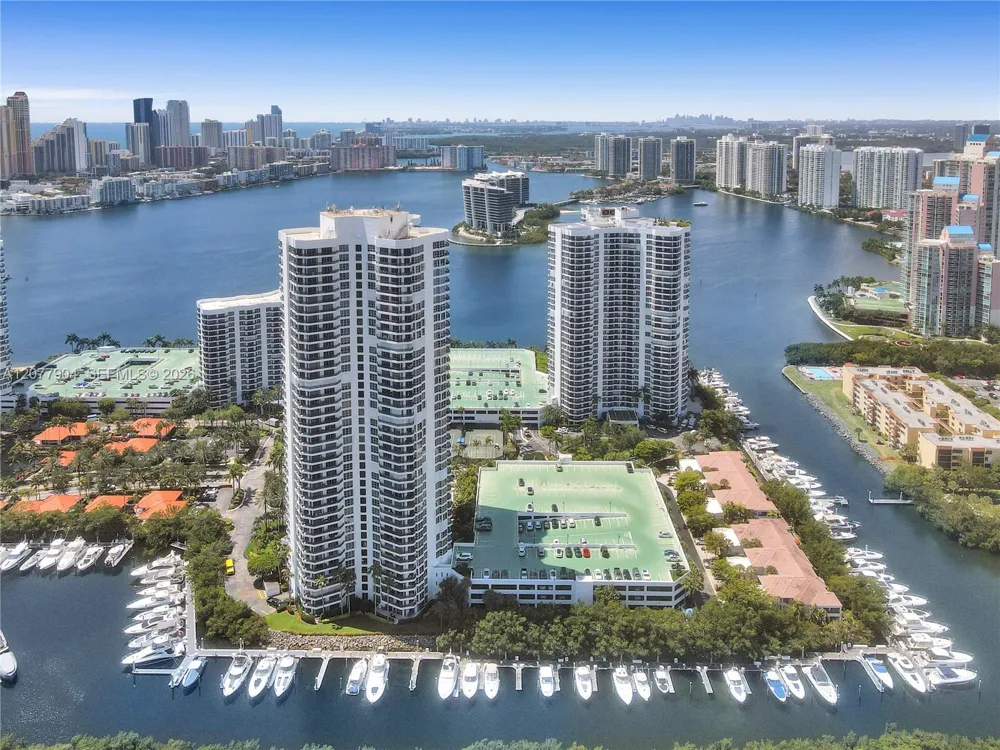 3500 MYSTIC POINTE DR #2202 Aventura, FL 33180