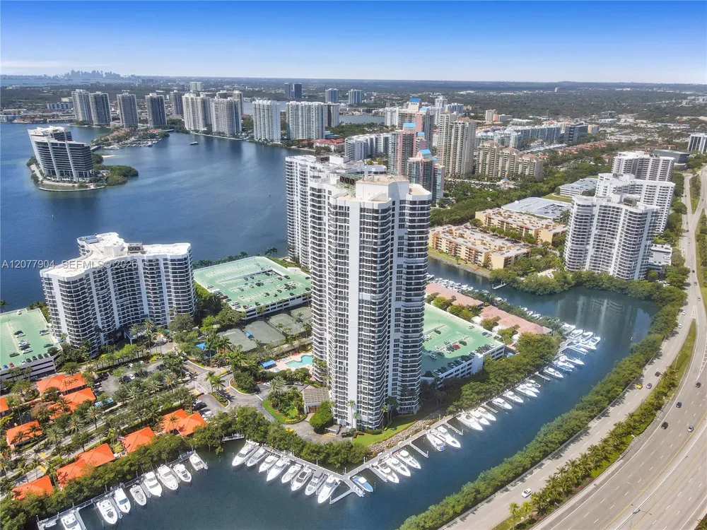 3500 MYSTIC POINTE DR #2202 Aventura, FL 33180