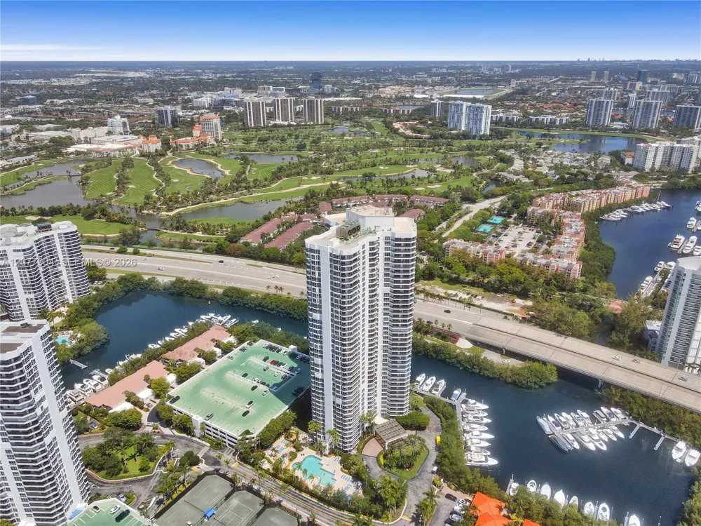 3500 MYSTIC POINTE DR #2202 Aventura, FL 33180