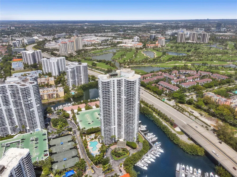 3500 MYSTIC POINTE DR #2202 Aventura, FL 33180
