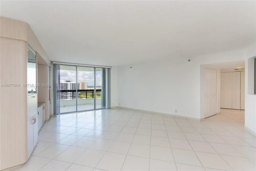 3500 MYSTIC POINTE DR #2202 Aventura, FL 33180