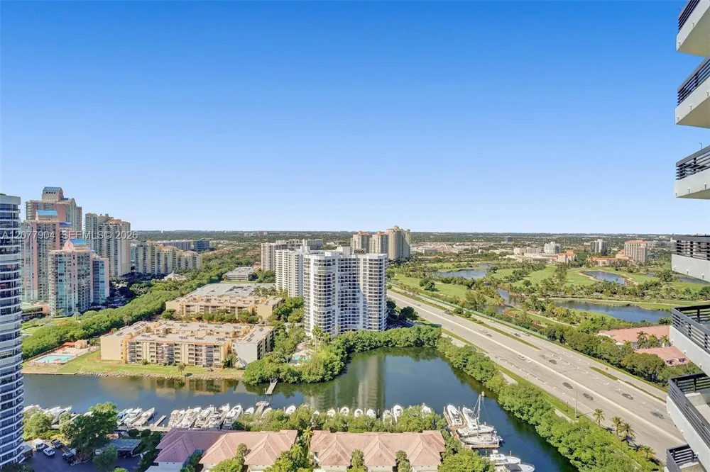 3500 MYSTIC POINTE DR #2202 Aventura, FL 33180