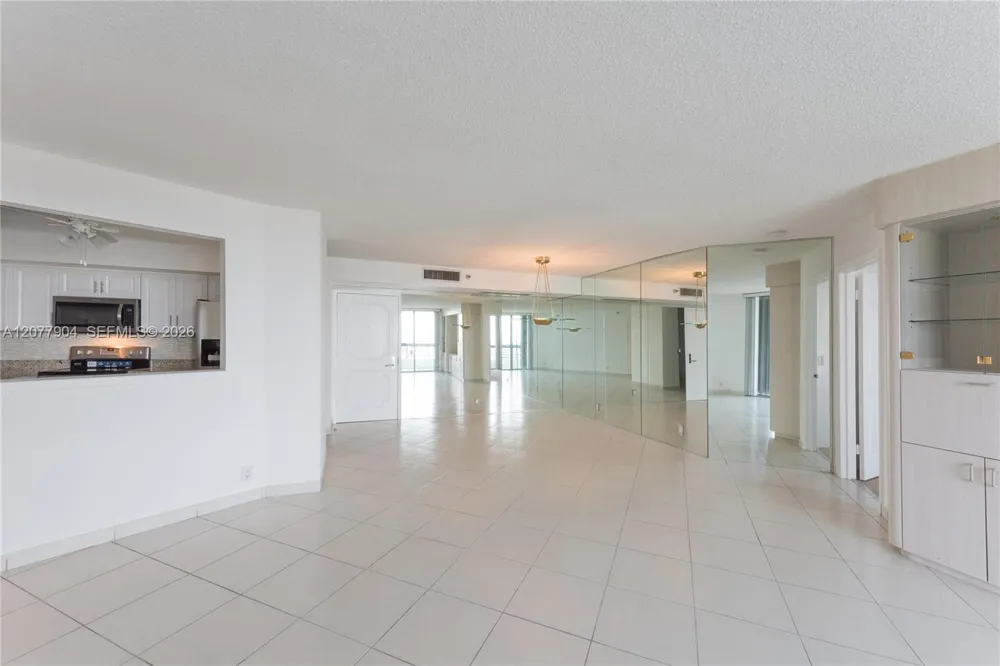 3500 MYSTIC POINTE DR #2202 Aventura, FL 33180