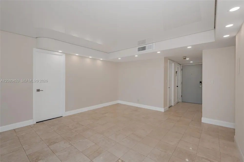 1904 S Ocean Dr #1807 Hallandale Beach, FL 33009