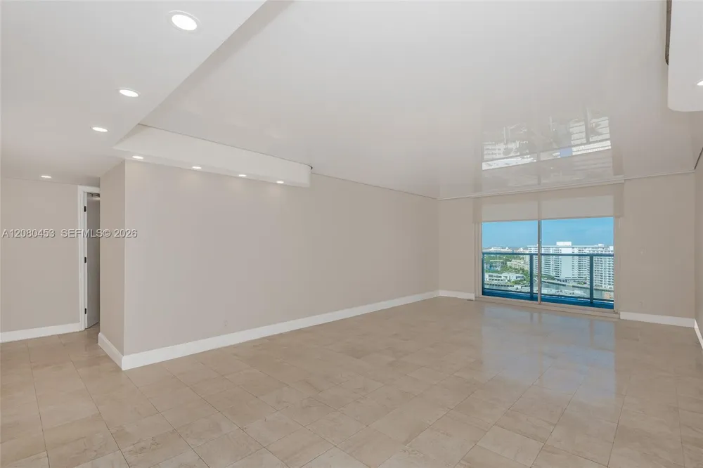 1904 S Ocean Dr #1807 Hallandale Beach, FL 33009