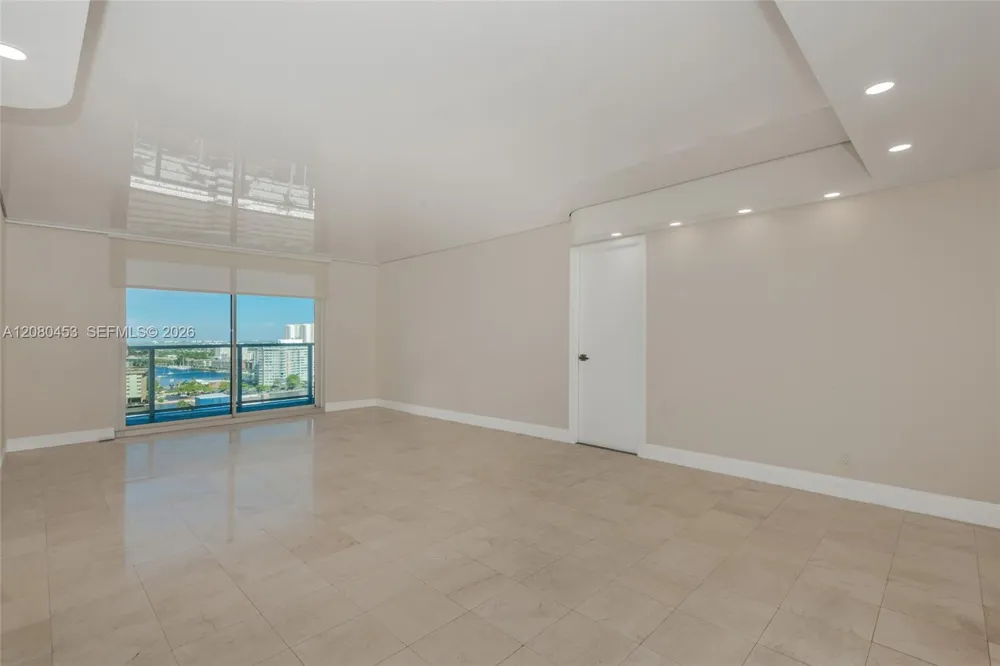 1904 S Ocean Dr #1807 Hallandale Beach, FL 33009