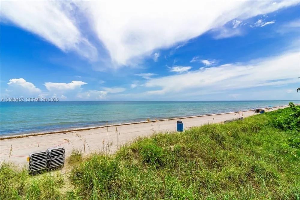 1904 S Ocean Dr #1807 Hallandale Beach, FL 33009