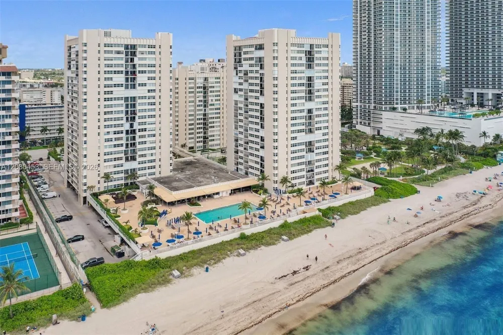 1904 S Ocean Dr #1807 Hallandale Beach, FL 33009
