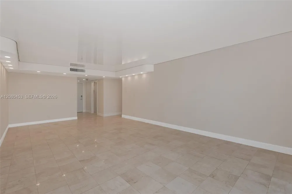 1904 S Ocean Dr #1807 Hallandale Beach, FL 33009