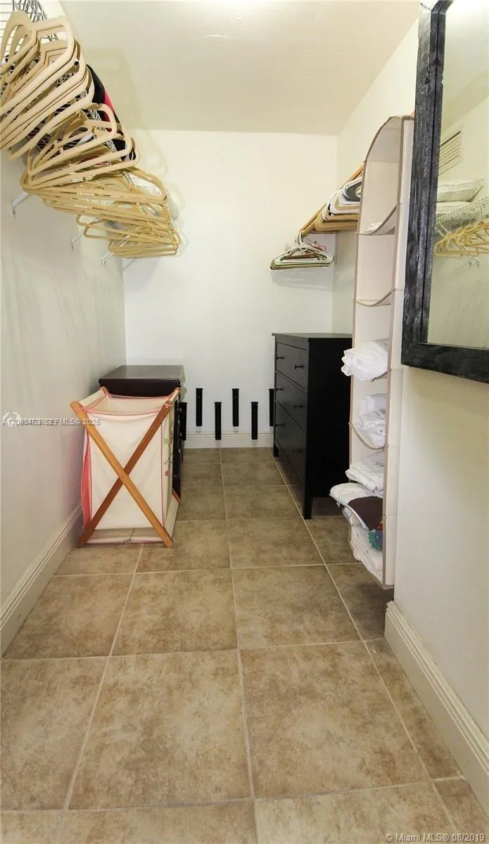 2350 NE 135th St #507 North Miami, FL 33181
