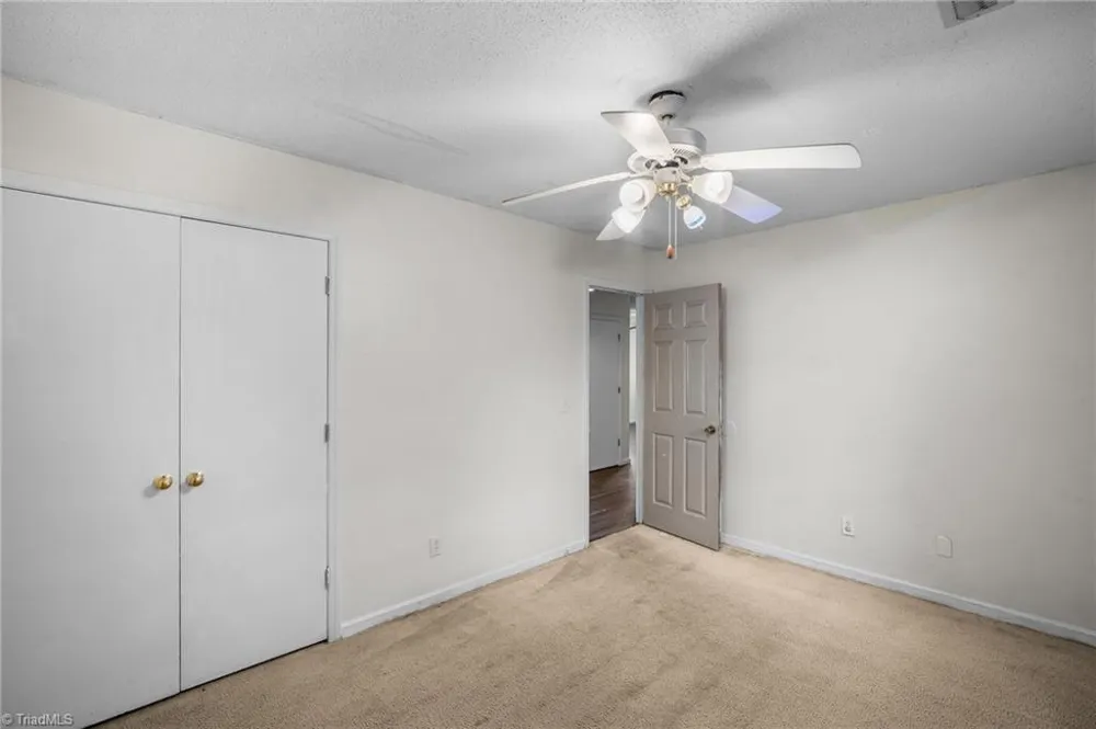 609 Forest Brook Drive Greensboro, NC 27406