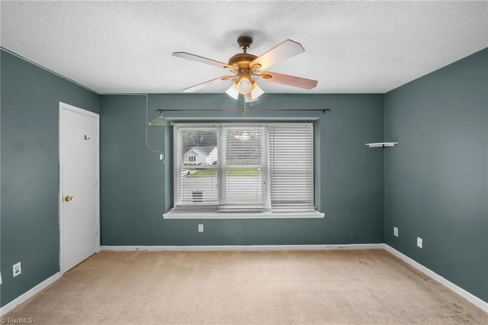 609 Forest Brook Drive Greensboro, NC 27406