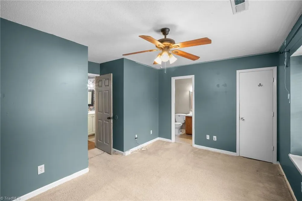 609 Forest Brook Drive Greensboro, NC 27406