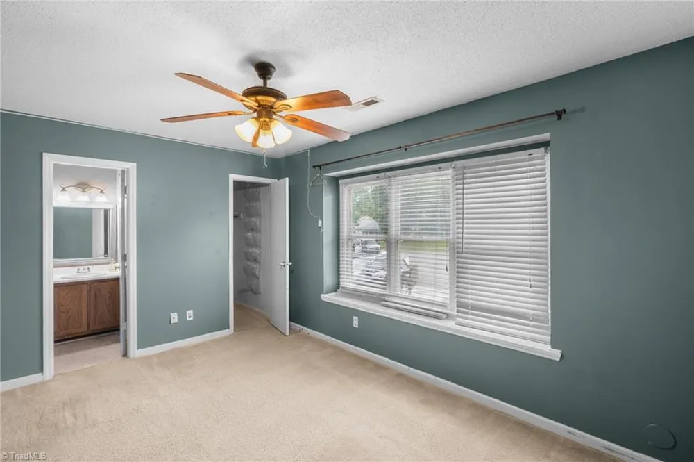 609 Forest Brook Drive Greensboro, NC 27406