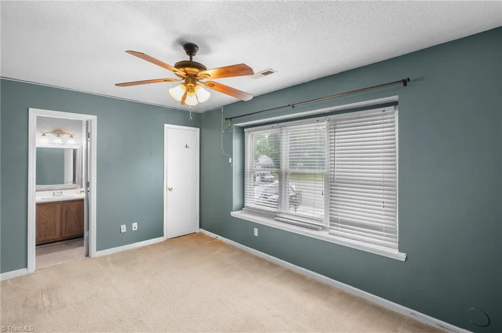 609 Forest Brook Drive Greensboro, NC 27406