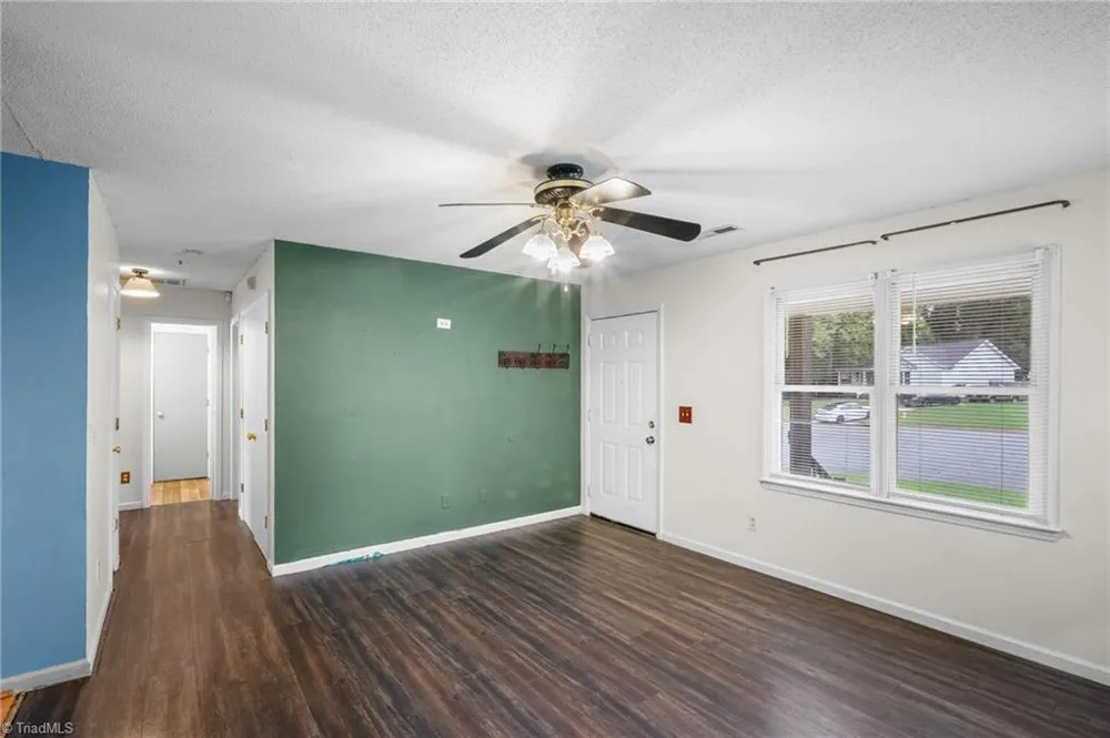 609 Forest Brook Drive Greensboro, NC 27406