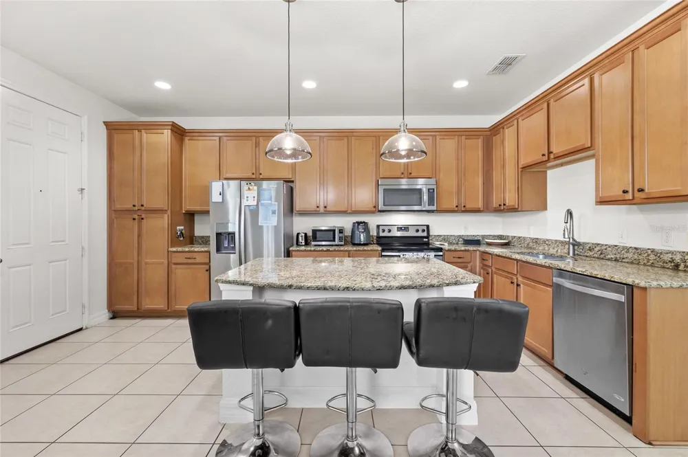 10155 EAGLE CREEK CENTER BOULEVARD Orlando, FL 32832