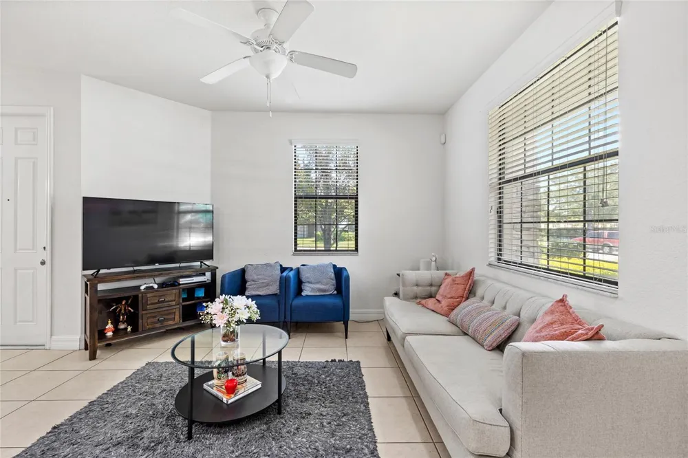 10155 EAGLE CREEK CENTER BOULEVARD Orlando, FL 32832