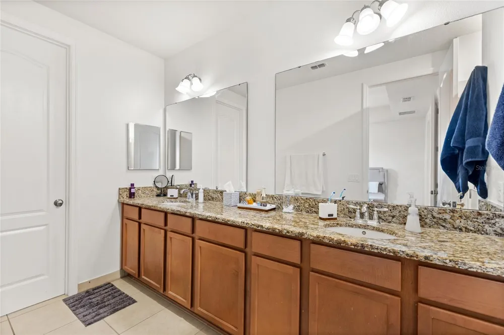 10155 EAGLE CREEK CENTER BOULEVARD Orlando, FL 32832