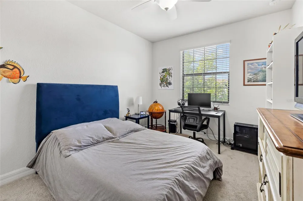 10155 EAGLE CREEK CENTER BOULEVARD Orlando, FL 32832