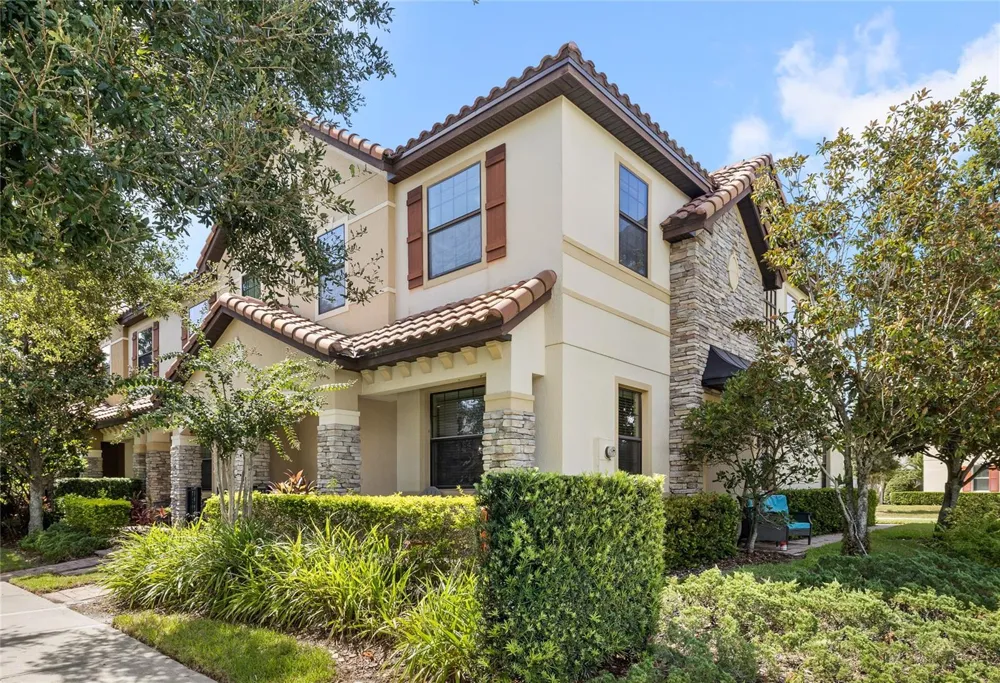 10155 EAGLE CREEK CENTER BOULEVARD Orlando, FL 32832