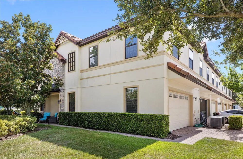 10155 EAGLE CREEK CENTER BOULEVARD Orlando, FL 32832