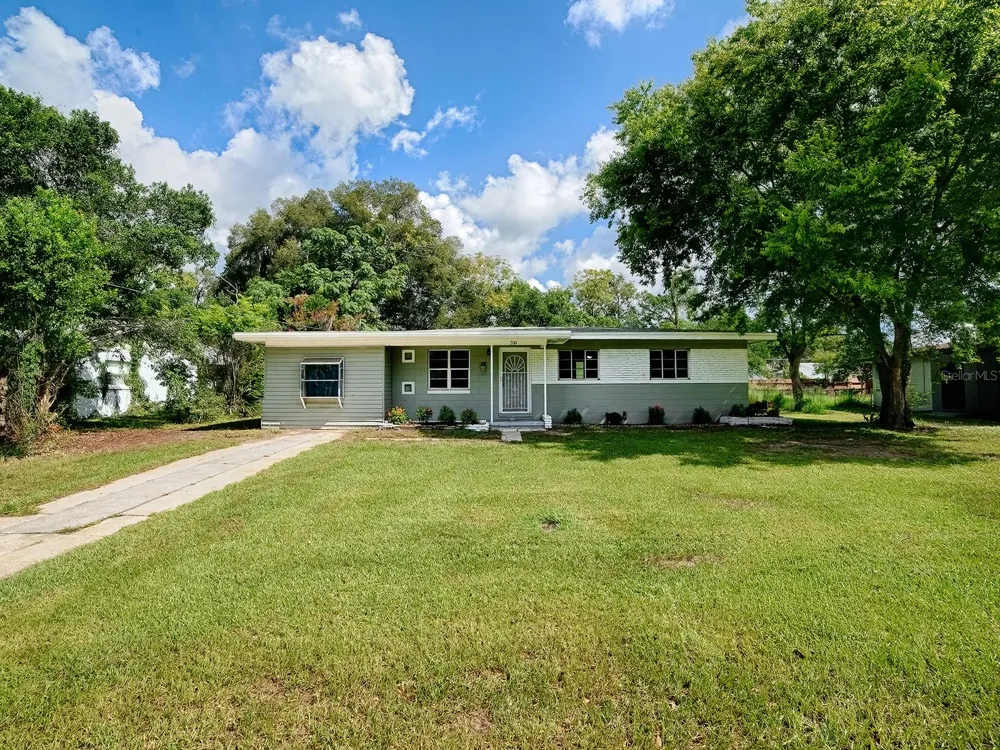 2014 HELMS AVENUE Leesburg, FL 34748