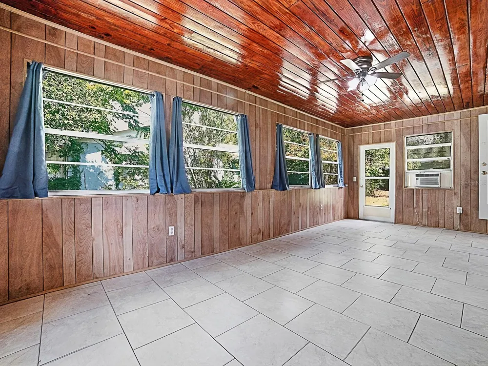 2014 HELMS AVENUE Leesburg, FL 34748