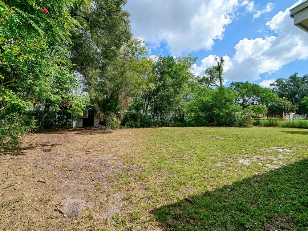 2014 HELMS AVENUE Leesburg, FL 34748