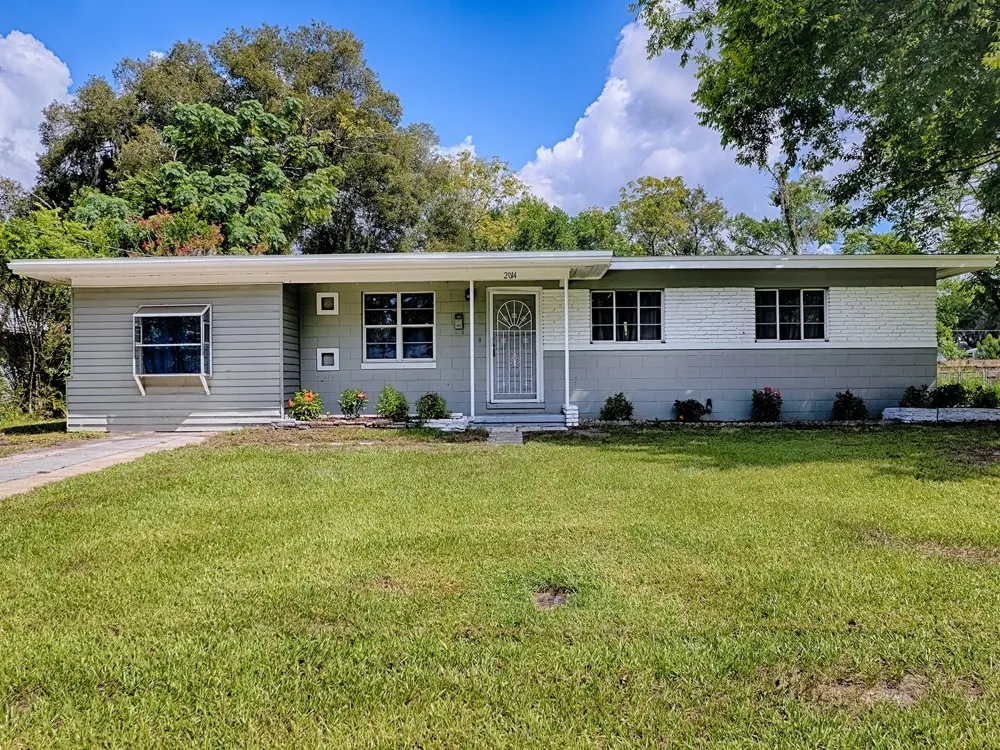 2014 HELMS AVENUE Leesburg, FL 34748