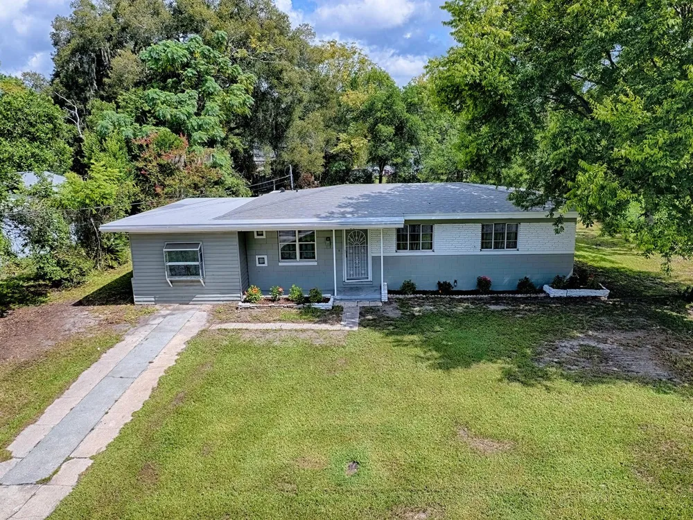 2014 HELMS AVENUE Leesburg, FL 34748