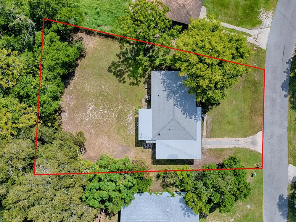 2014 HELMS AVENUE Leesburg, FL 34748