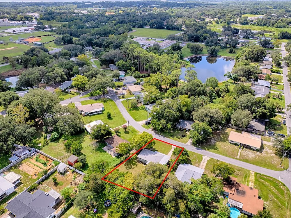 2014 HELMS AVENUE Leesburg, FL 34748