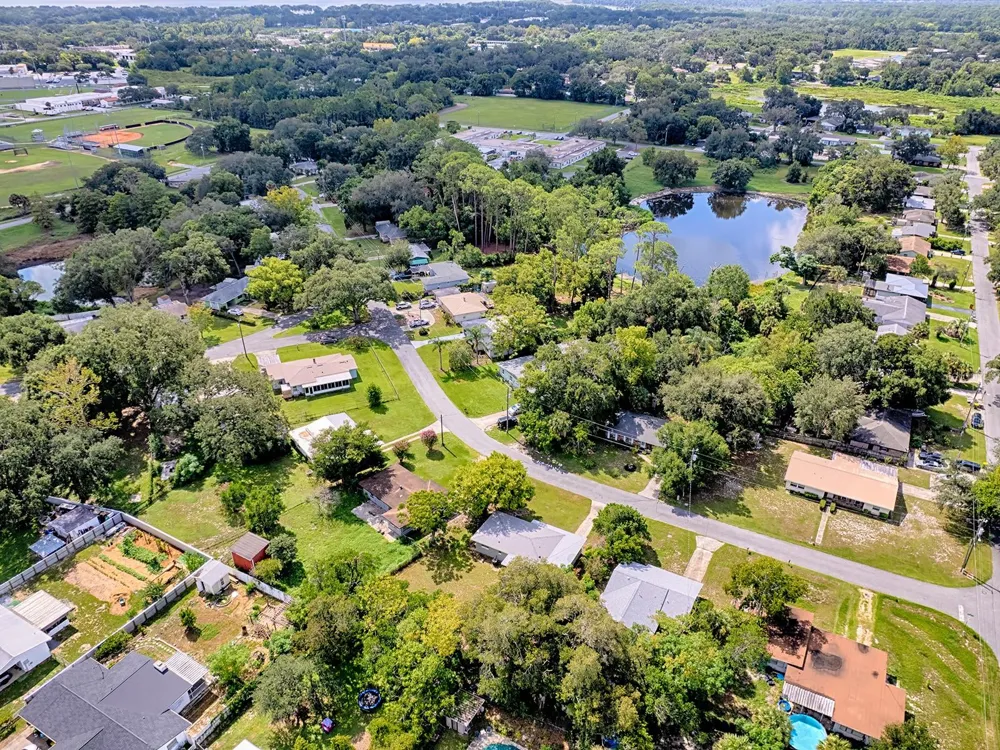 2014 HELMS AVENUE Leesburg, FL 34748
