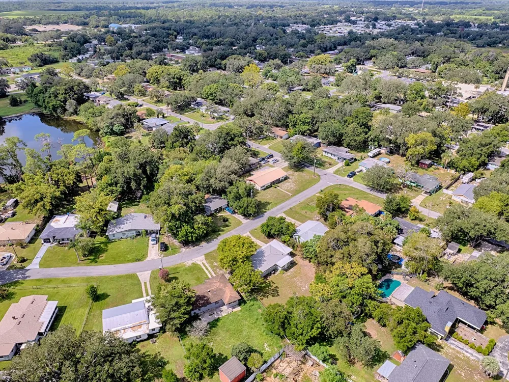 2014 HELMS AVENUE Leesburg, FL 34748