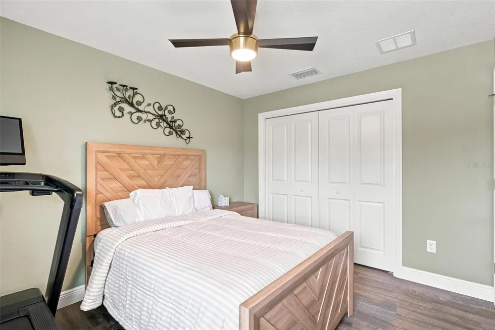 5240 ROYAL OAK DRIVE Fruitland Park, FL 34731