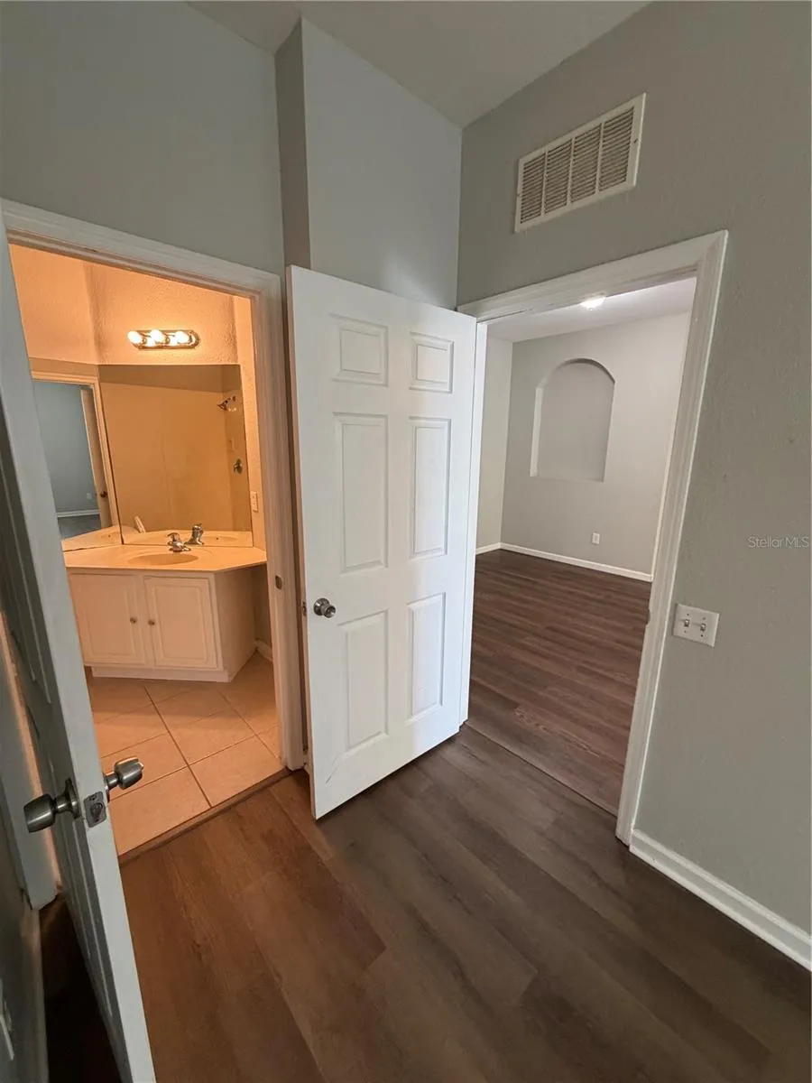 6434 CAVA ALTA DRIVE #206 Orlando, FL 32835