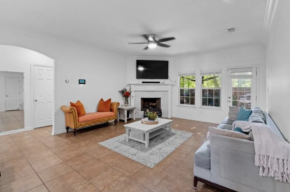 1025 Pearson Street Irving, TX 75061