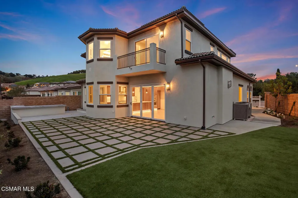 315 Toyon Court Thousand Oaks, CA 91362