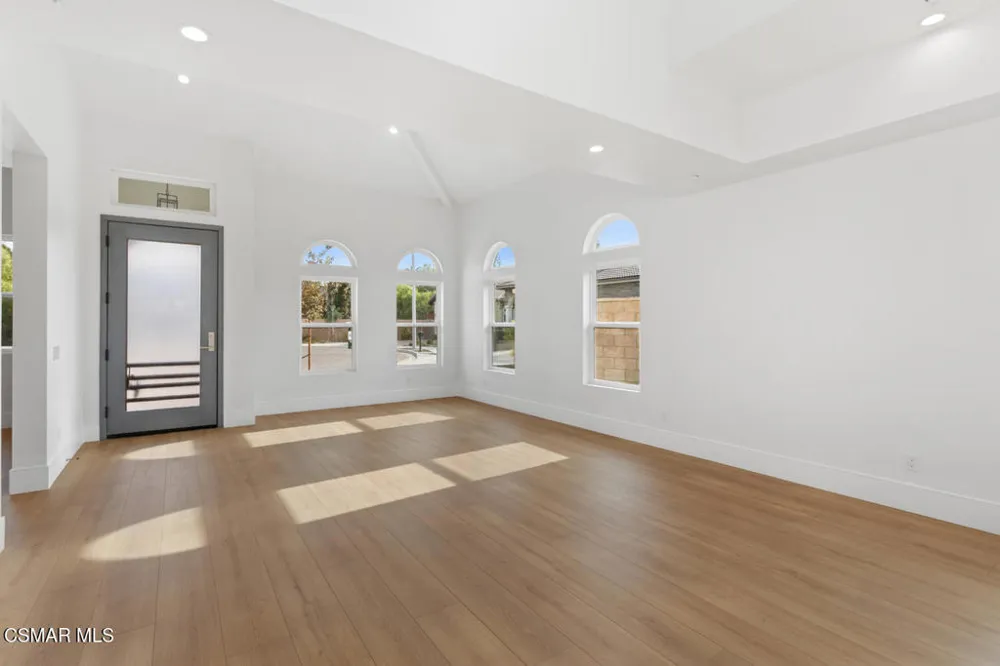315 Toyon Court Thousand Oaks, CA 91362