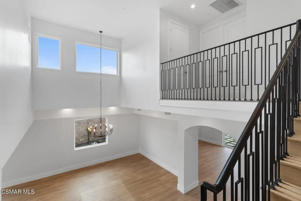315 Toyon Court Thousand Oaks, CA 91362