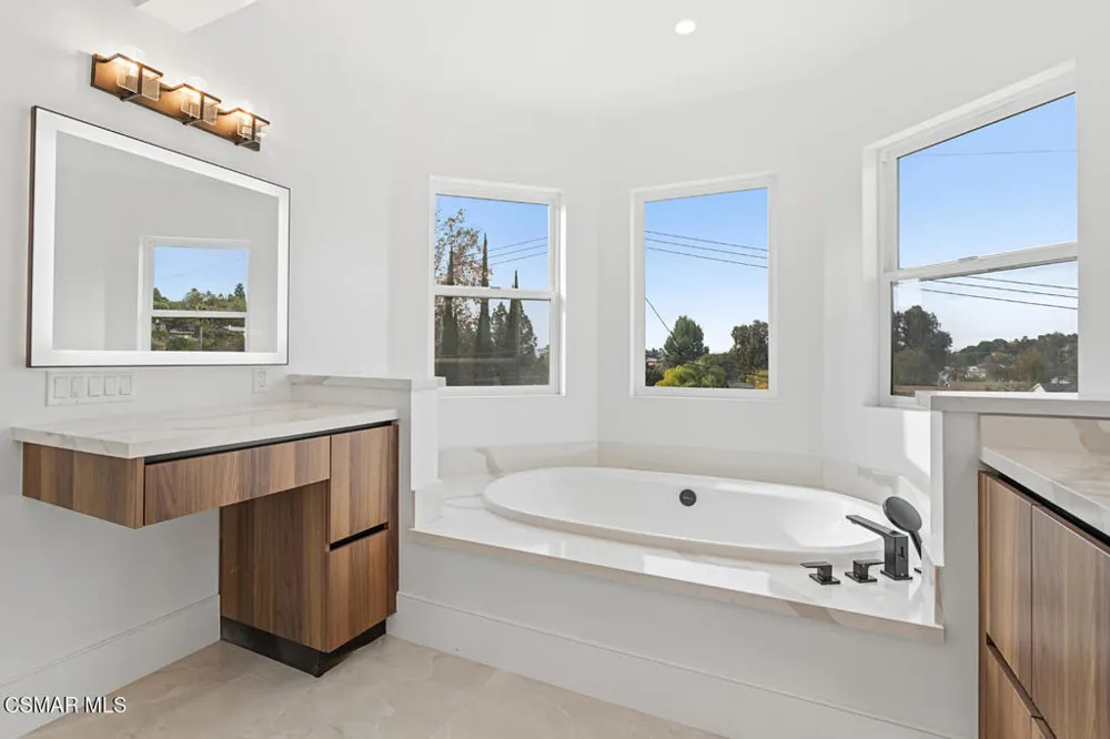 315 Toyon Court Thousand Oaks, CA 91362