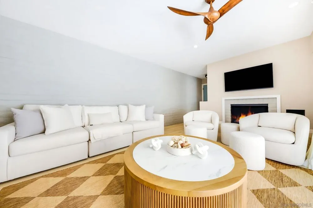1945 Coast Del Mar, CA 92014