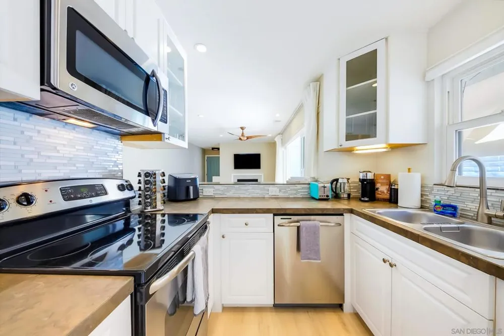 1945 Coast Del Mar, CA 92014