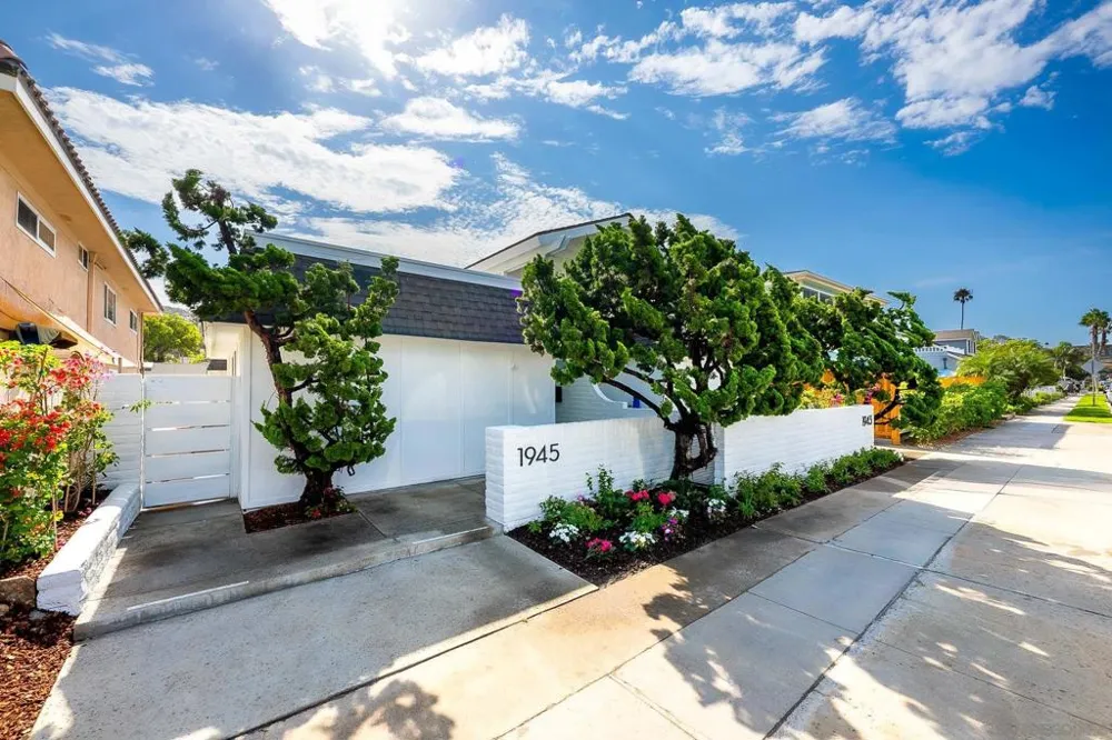 1945 Coast Del Mar, CA 92014