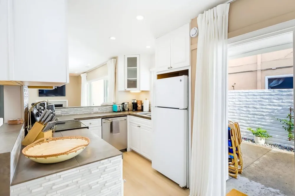 1945 Coast Del Mar, CA 92014