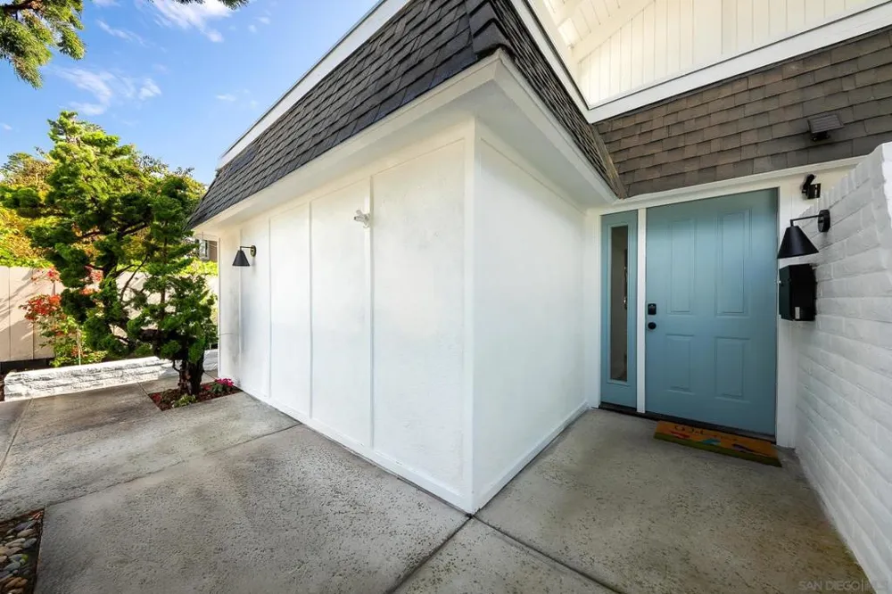 1945 Coast Del Mar, CA 92014