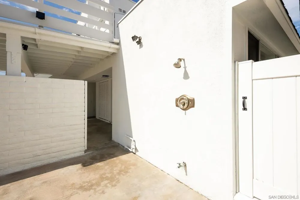 1945 Coast Del Mar, CA 92014